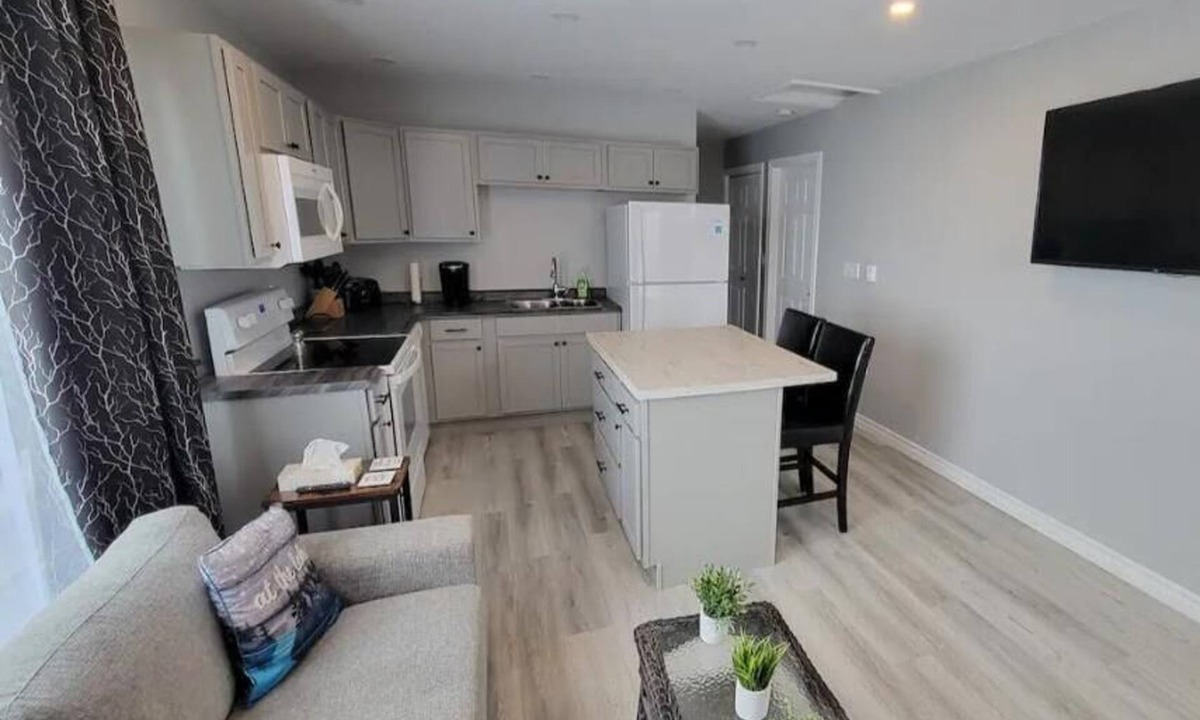 Scotsville Apartment | Hilltop Getaway - Apt C