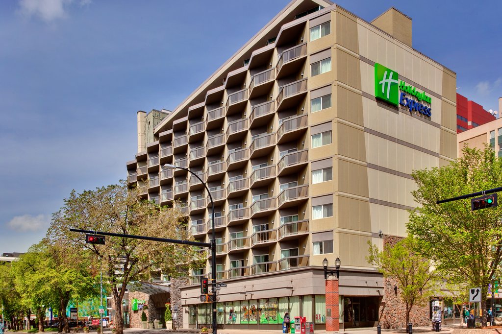 Downtown Edmonton Hotel | Holiday Inn Express Edmonton Downtown, an Ihg Hotel