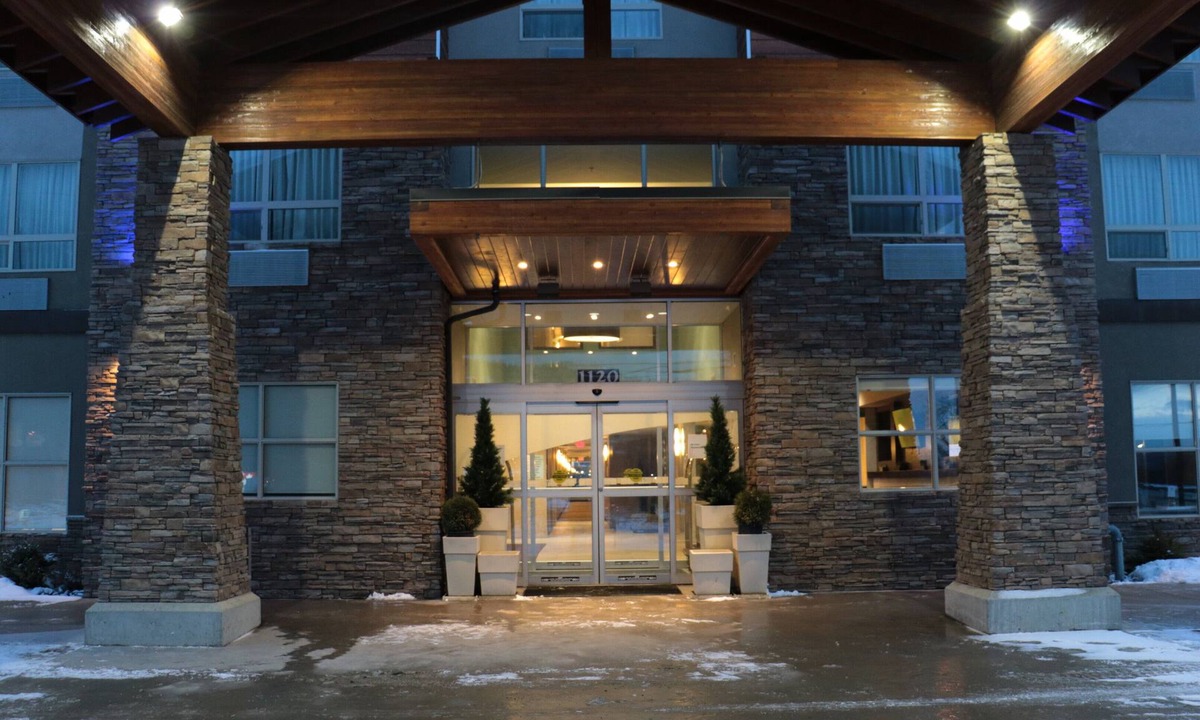Golden Hotel | Holiday Inn Express Golden-Kicking Horse by IHG