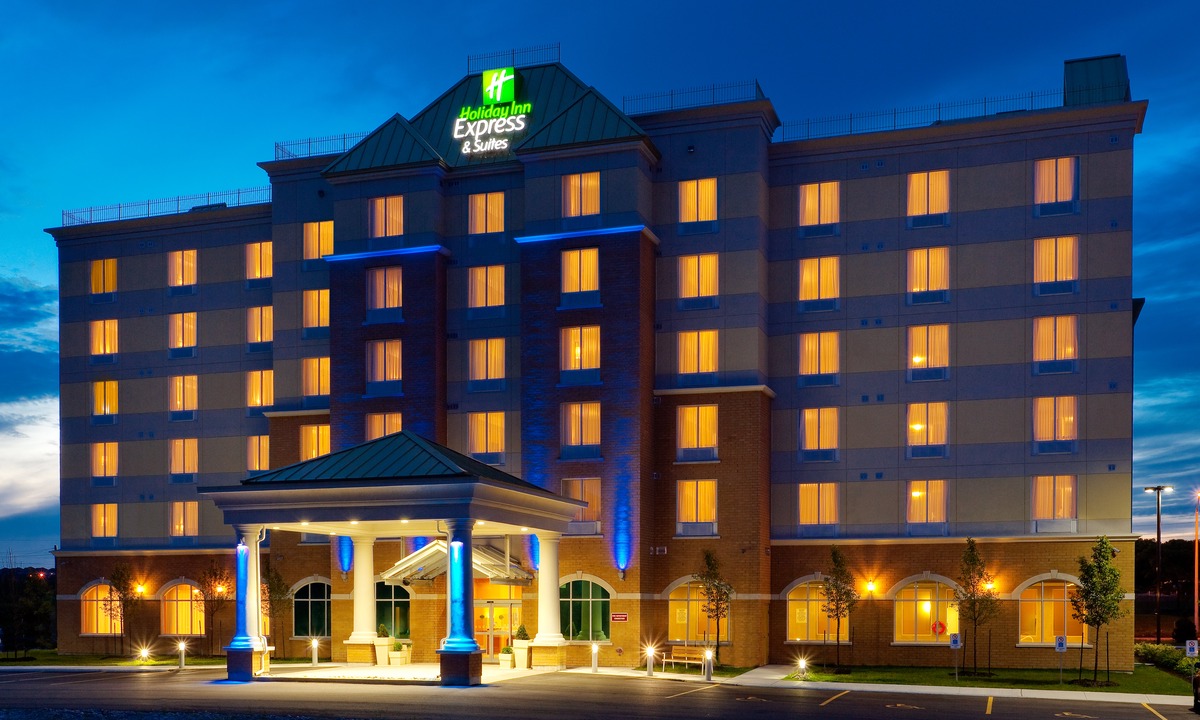 Bowmanville Hotel | Holiday Inn Express Hotel & Suites Clarington - Bowmanville, an Ihg Hotel