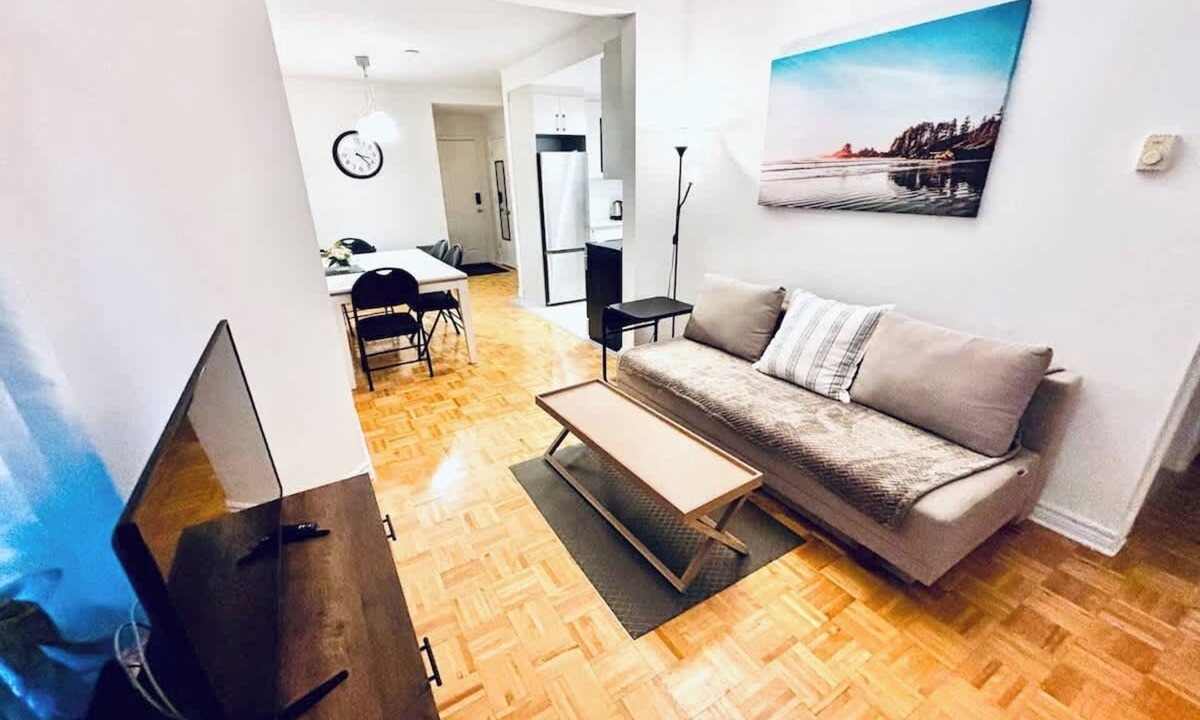 Viauville Apartment | Homa 3 Bright Apt Workspace & AC