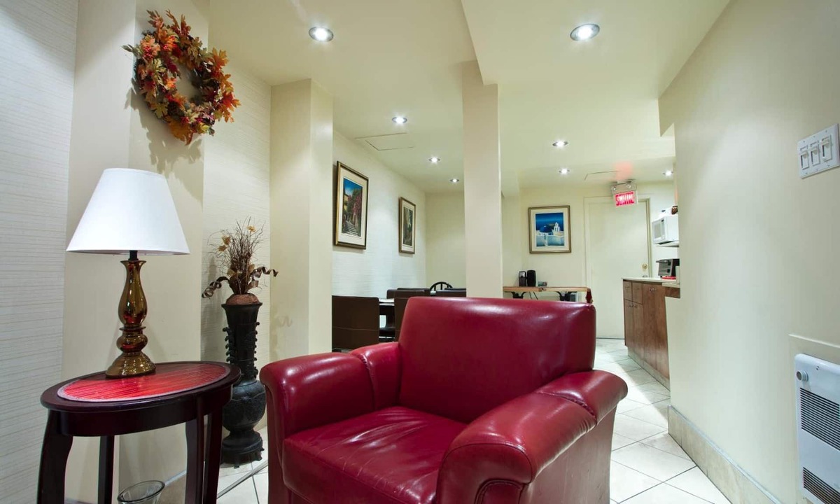 Gay Village Hotel | Hotel Bon Accueil