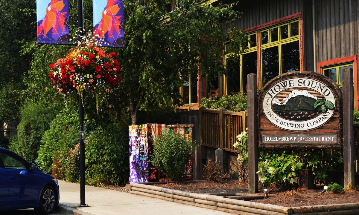 Downtown Squamish Hotel | Howe Sound Inn & Brewing Company