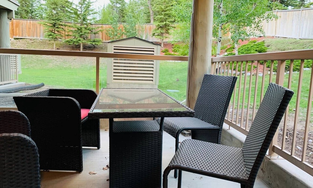 Canmore Condo | Huge Balcony/Mountain/Yard View/AC