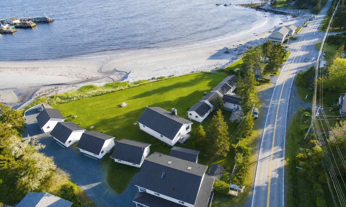 Hunts Point Cabin | Hunts Point 2-BR Coastal Retreat - Cottage # 4