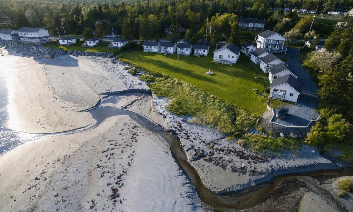 Hunts Point Cabin | Hunts Point 2-BR Coastal Retreat - Cottage #10