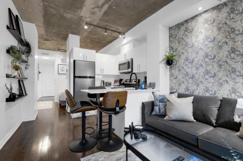 Milton Park Apartment | Impeccable Parc Avenue Pad With Parking