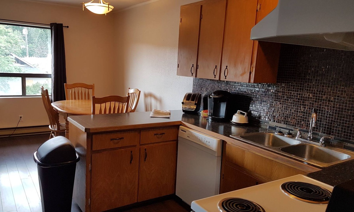 Blarchmont Apartment | ♥ ☆ INDOOR COMFORT IN AN OUTDOOR PARADISE ☆ SLEEPS 4♥