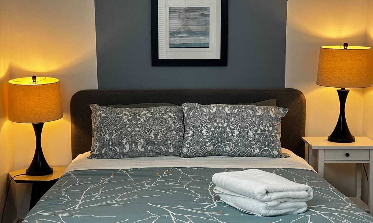 South End Apartment | Inglis Heritage, Cozy 2-BDRM near Waterfront