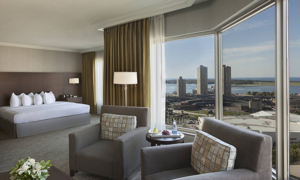 Toronto Entertainment District Hotel | InterContinental Toronto Centre by IHG