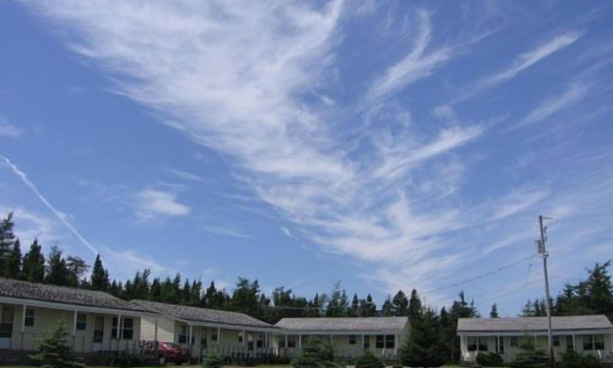 St. Peters Hotel | Joyce's Motel & Cottages