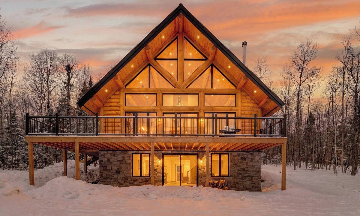 Amherst House | Kanata Tremblant: Ultra Luxury Modern Oasis