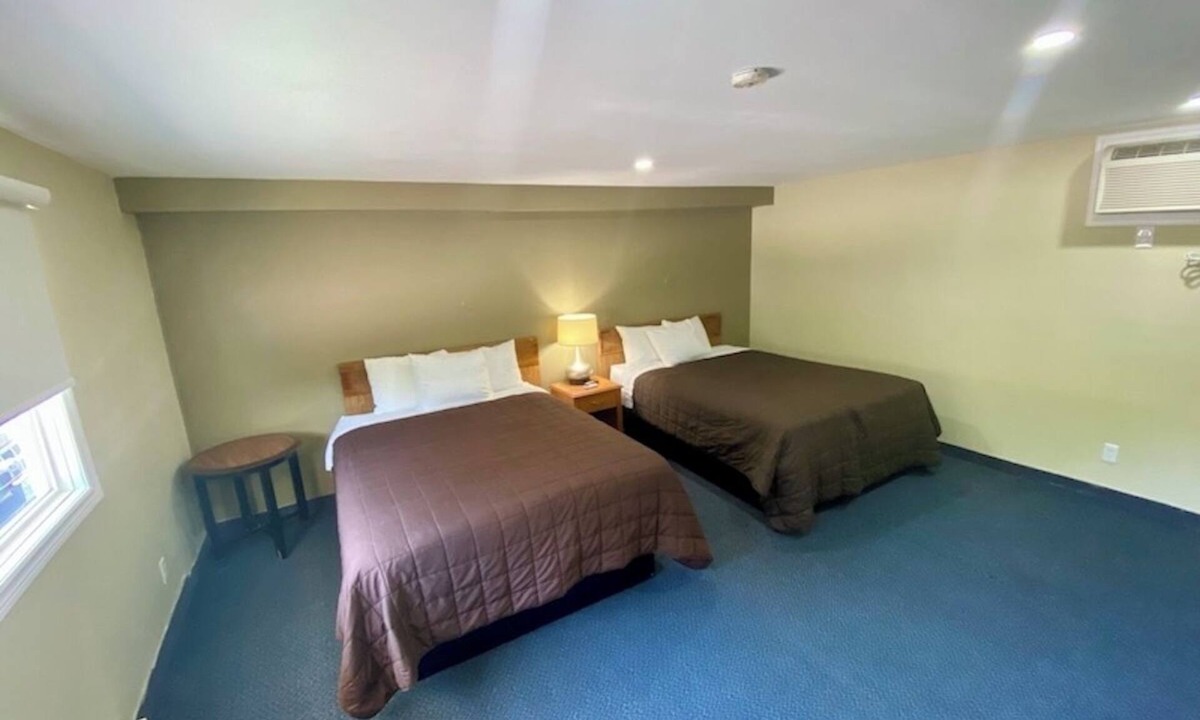 Orillia Hotel | Kings Inn - Orillia