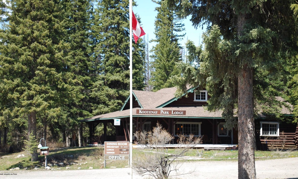 Vermilion Crossing RV Rental | Kootenay Park Lodge