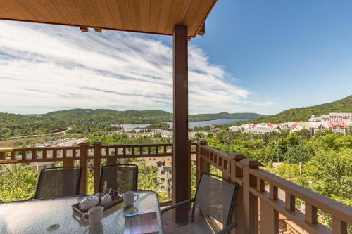 Mont-Tremblant Pedestrian Village Apartment | L'Altitude by Rendez-Vous Mont-Tremblant