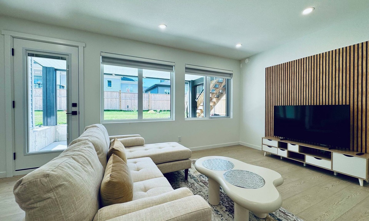 Langley House | L'espace Retreat. 2 Bedroom 1 Bathroom