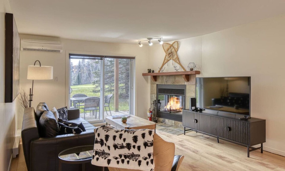 Mont-Tremblant Ski Chalet | La Bête Oasis: Cozy & Chic Chalet: Ski, Pool, Golf