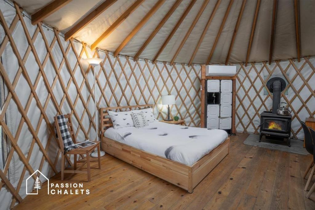 Mandeville Other | La Lumineuse des yourtes du petit ruisseau