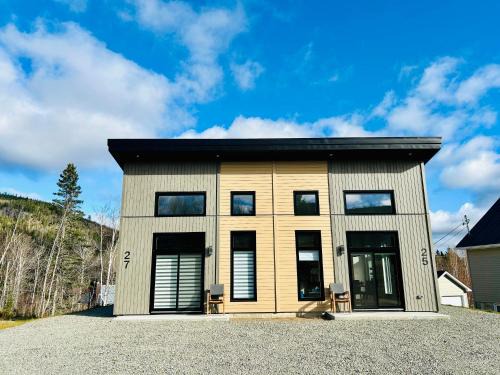 L'Anse-Saint-Jean House | La remontee