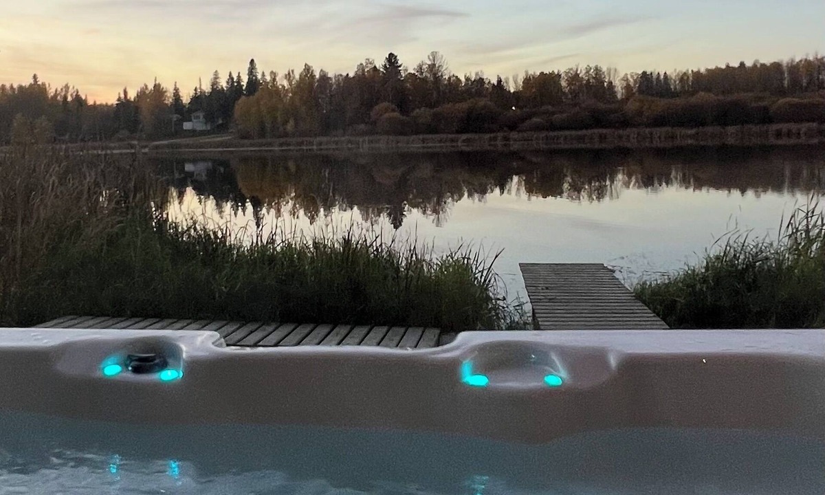 Central Alberta House | Lake Front Getaway- Incredible water views and Waterfront Hottub!