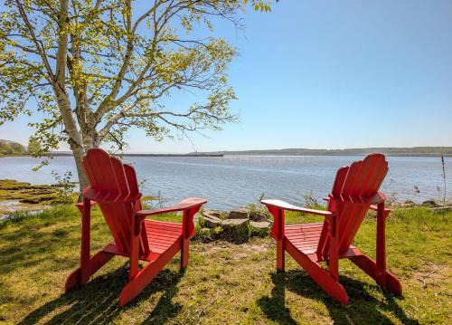 Ste Anne de Beaupre Apartment | Lake view studio for 4 people with Free parking & WiFi