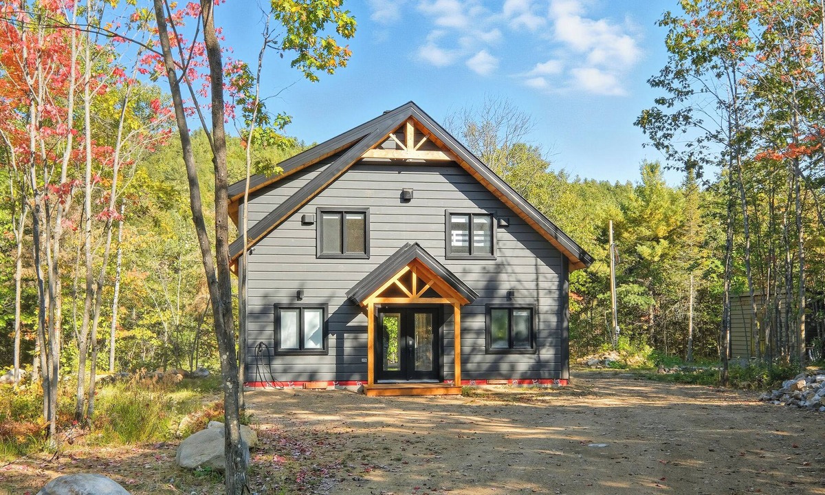 Sainte-Emelie Ski Chalet | LAKE | VIEW | SPA | PRIVACY | COMFORT