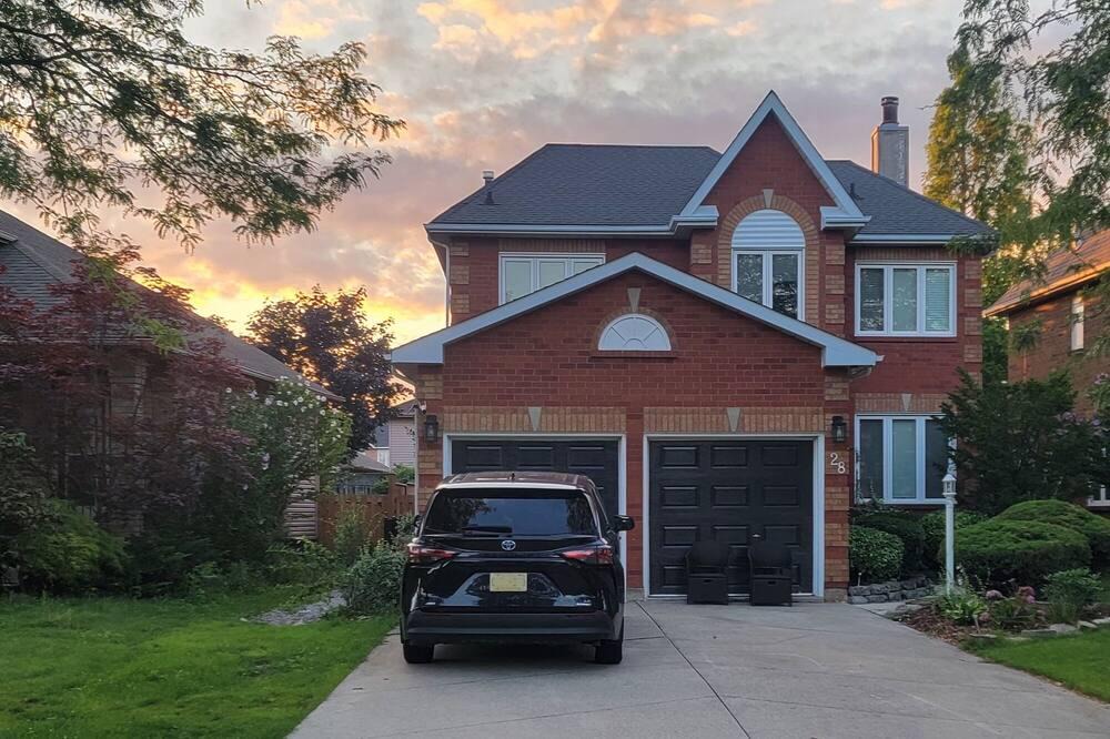 Stoney Creek House | Lake-Walk Place