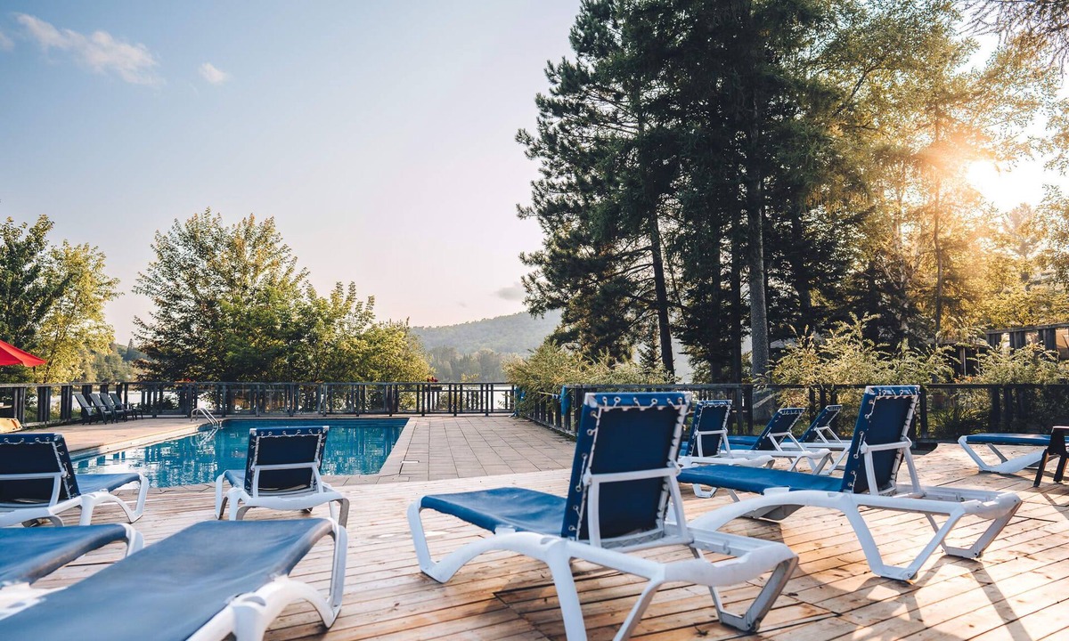 Lac Superieur Village Condo | Lakefront and Mountain View - Resort Studio