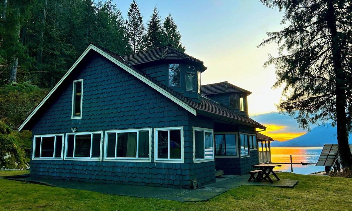 Burke Mountain Cabin | Lakefront Lodge and 3 Rustic Cabins - Sleeps 36 - Boat Access - Hot Showers+WIFI