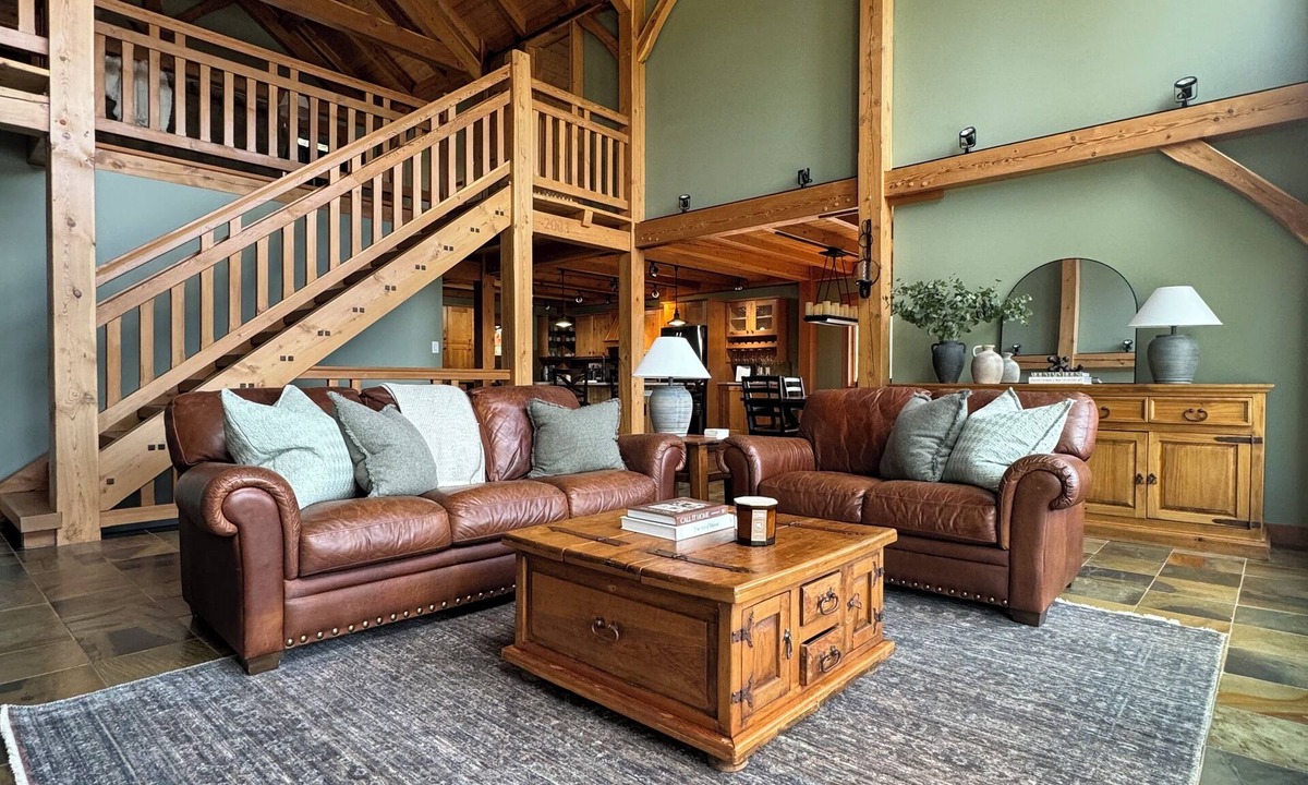 Invermere House | Lakeview Lodge | Beach | Mooring Buoy | Hot Tub