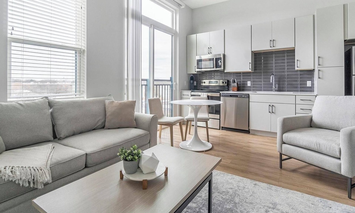 Downtown Apartment | Landing | Stunning Studio, Pool, Gym