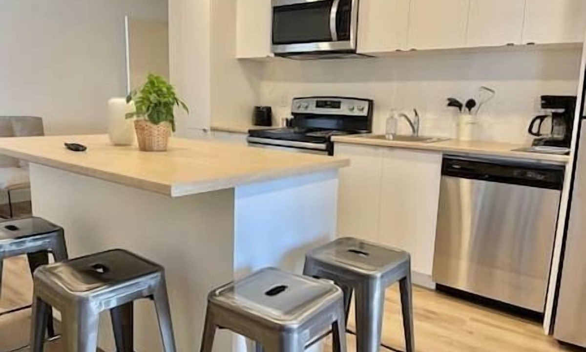 Cite-Universitaire Apartment | Large 3-Bedroom Apartment +