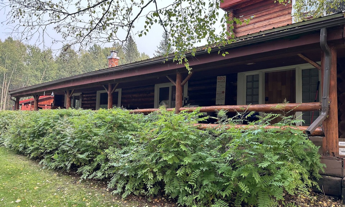 Whitecourt Ski Chalet | Large Log House with River Views