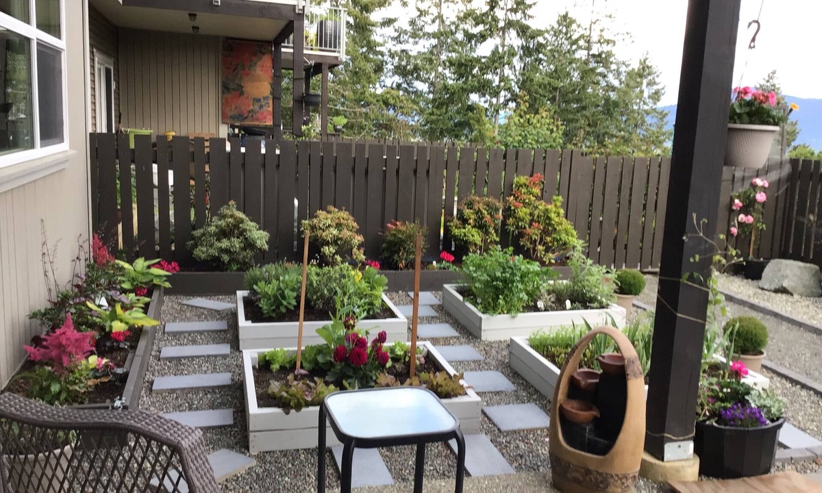 Duncan House | Large two level townhome in the Cowichan valley, sleeps 6