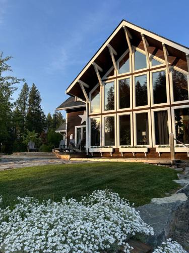 East Kootenay Apartment | Lay Back Lodge