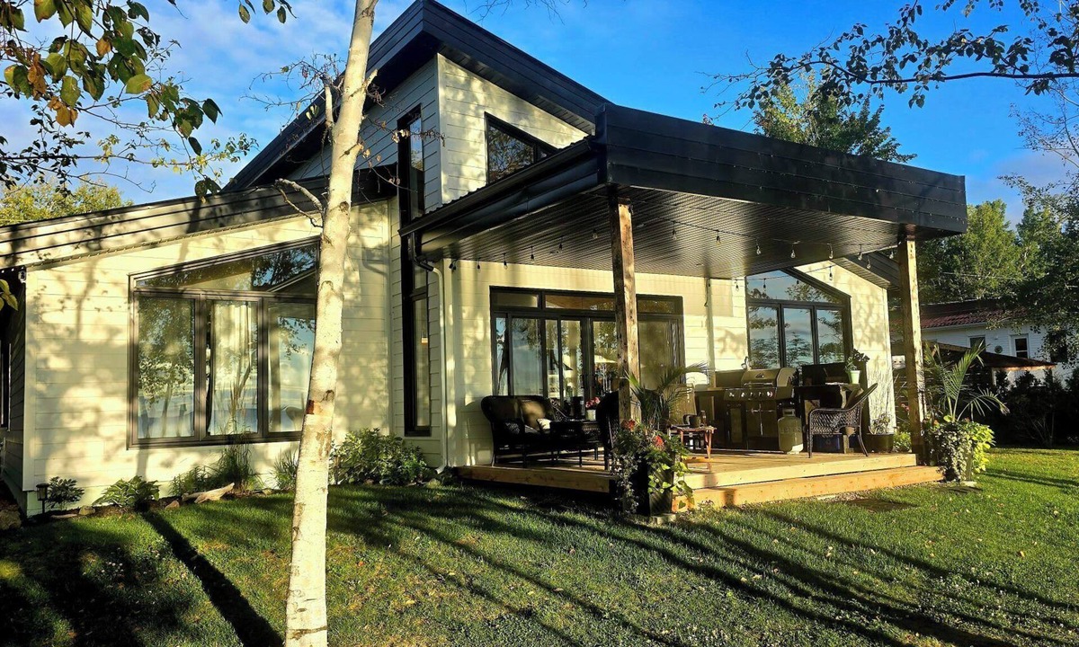 St. Felicien Ski Chalet | Le Betula - Nature Escape with Private Beach