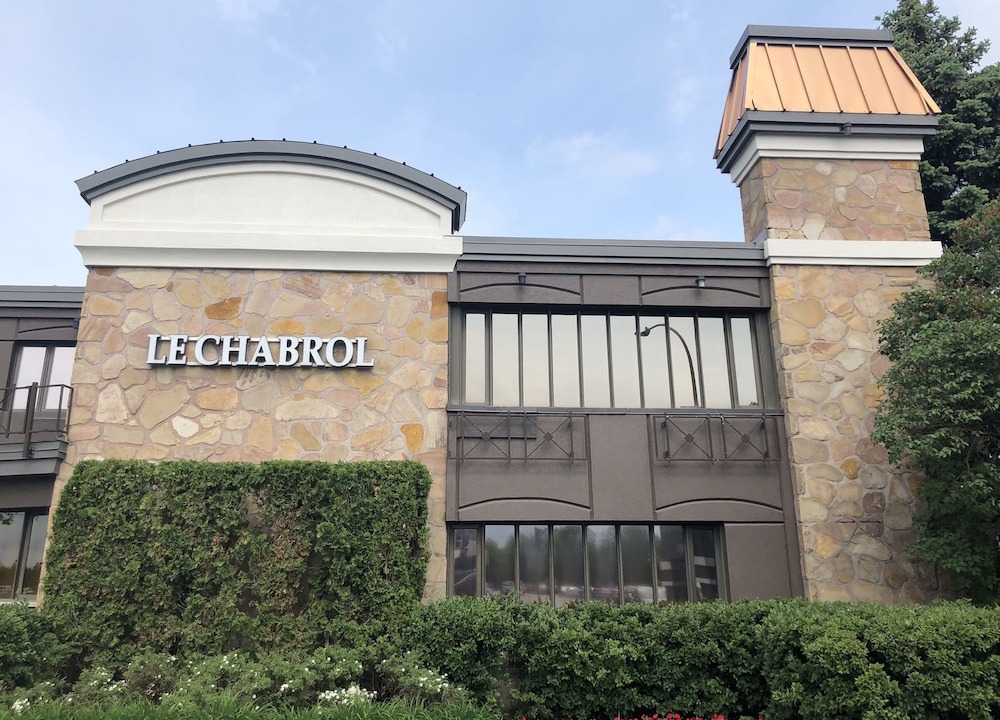 Cote-Des-Neiges—Notre-Dame-De-Grace Hotel | Le Chabrol Hotel & Suites