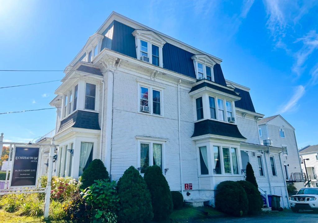 Magog Hotel | Le Chateau du Lac