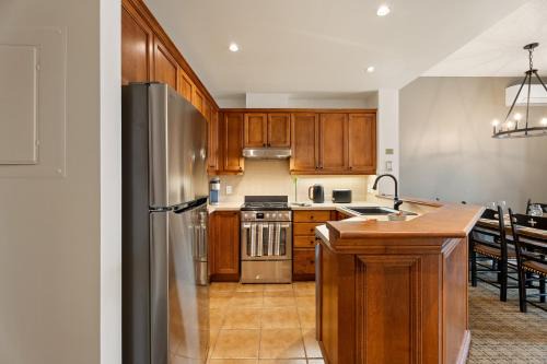Mont-Tremblant Pedestrian Village Apartment | Le Deslauriers by Rendez-Vous Mont-Tremblant