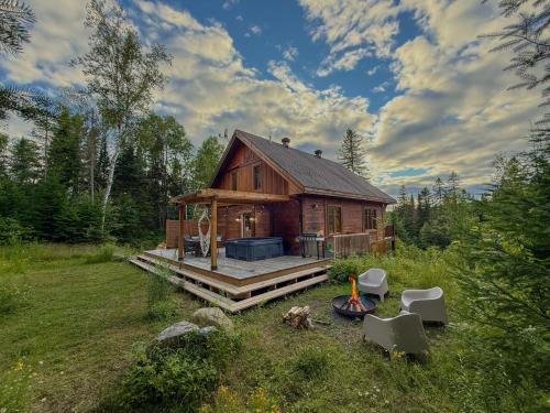 Notre-Dame-de-la-Merci Ski Chalet | Le Saïra Spa, billiards, sauna, AC, St-Donat