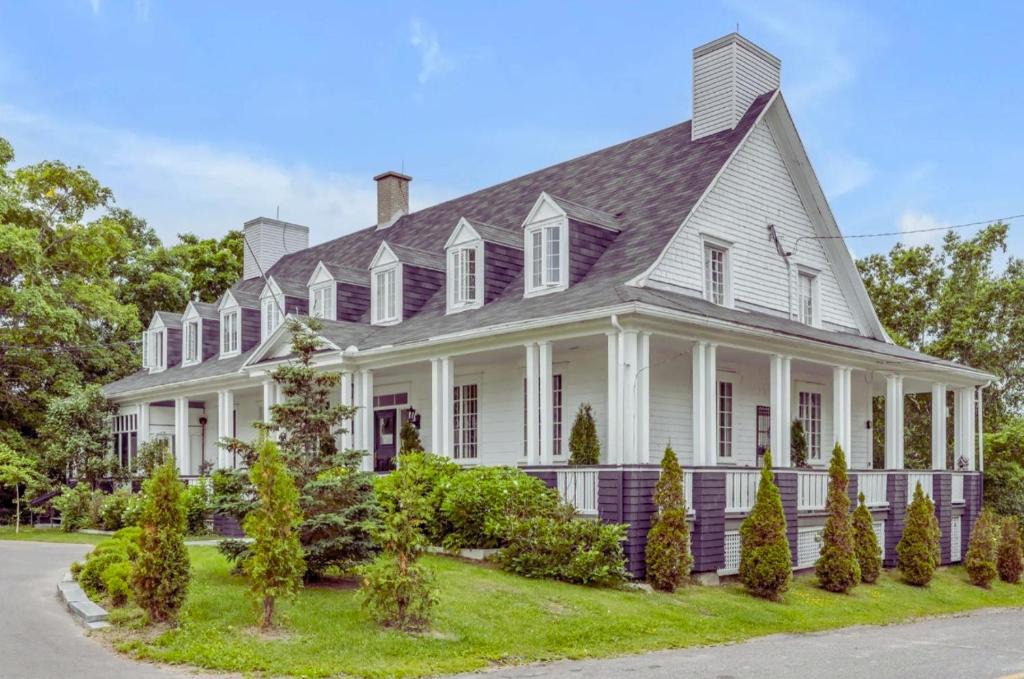 Saint-Vallier Bed & Breakfast | Le vieux Presbytere de Saint-Vallier