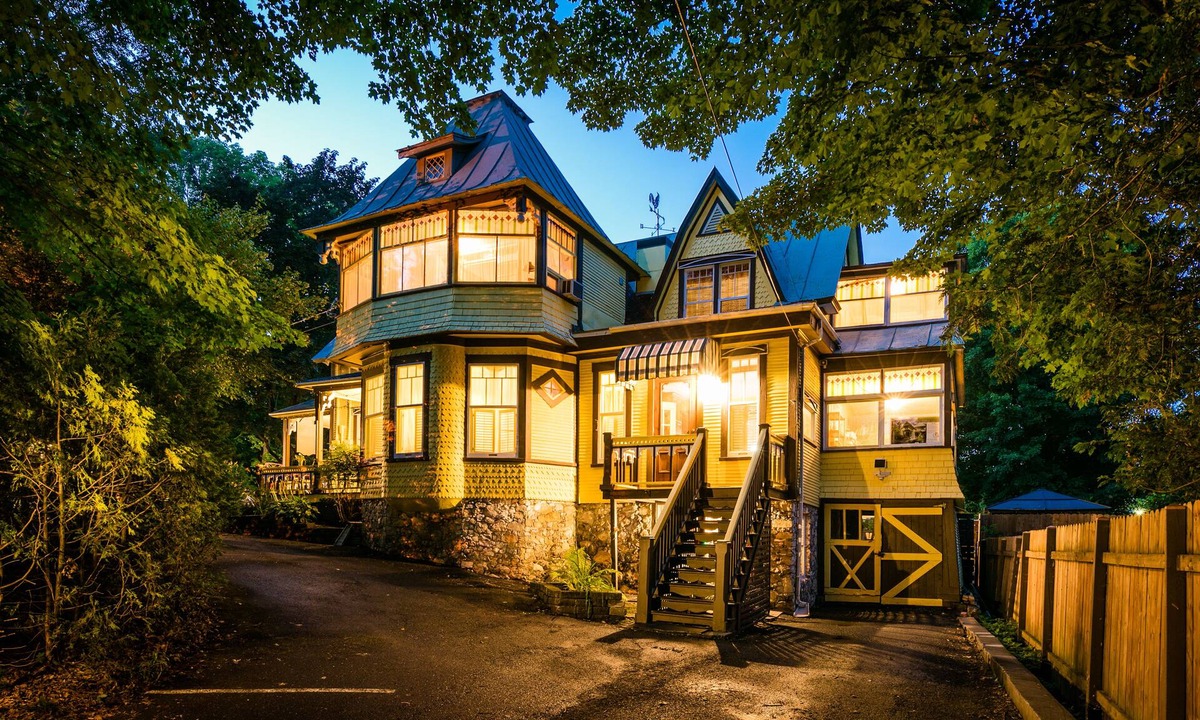 Waterloo House | Les Matins de Victoria