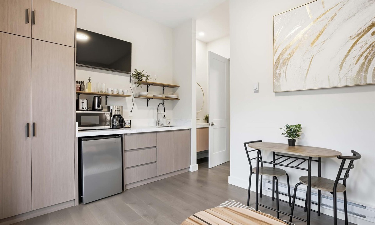 Ucluelet Apartment | Little Bear Den#2-Couples’ Cozy Minimalist Getaway
