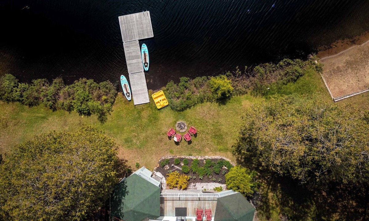 Amherst Ski Chalet | Little paradise; Lake, paddle & bonfire
