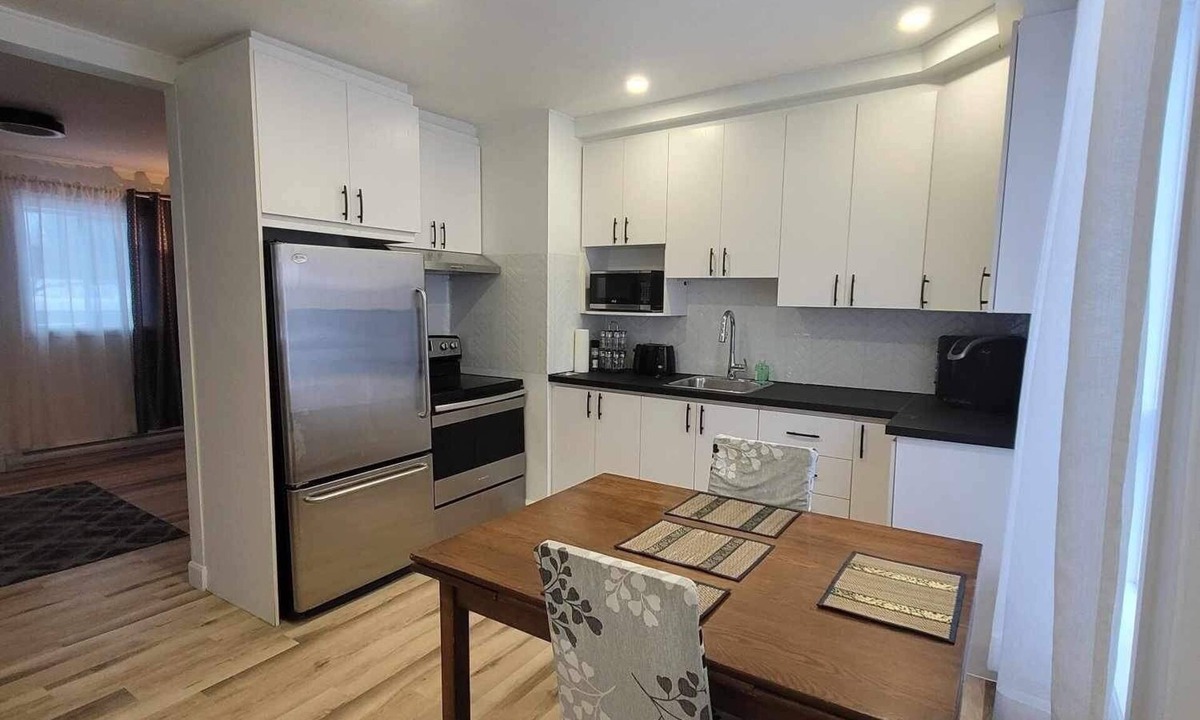 Paine-Sec Apartment | Logement /Appartement 4 1/2 Près de Toutes les Commodités Pour 31 Jours et Plus