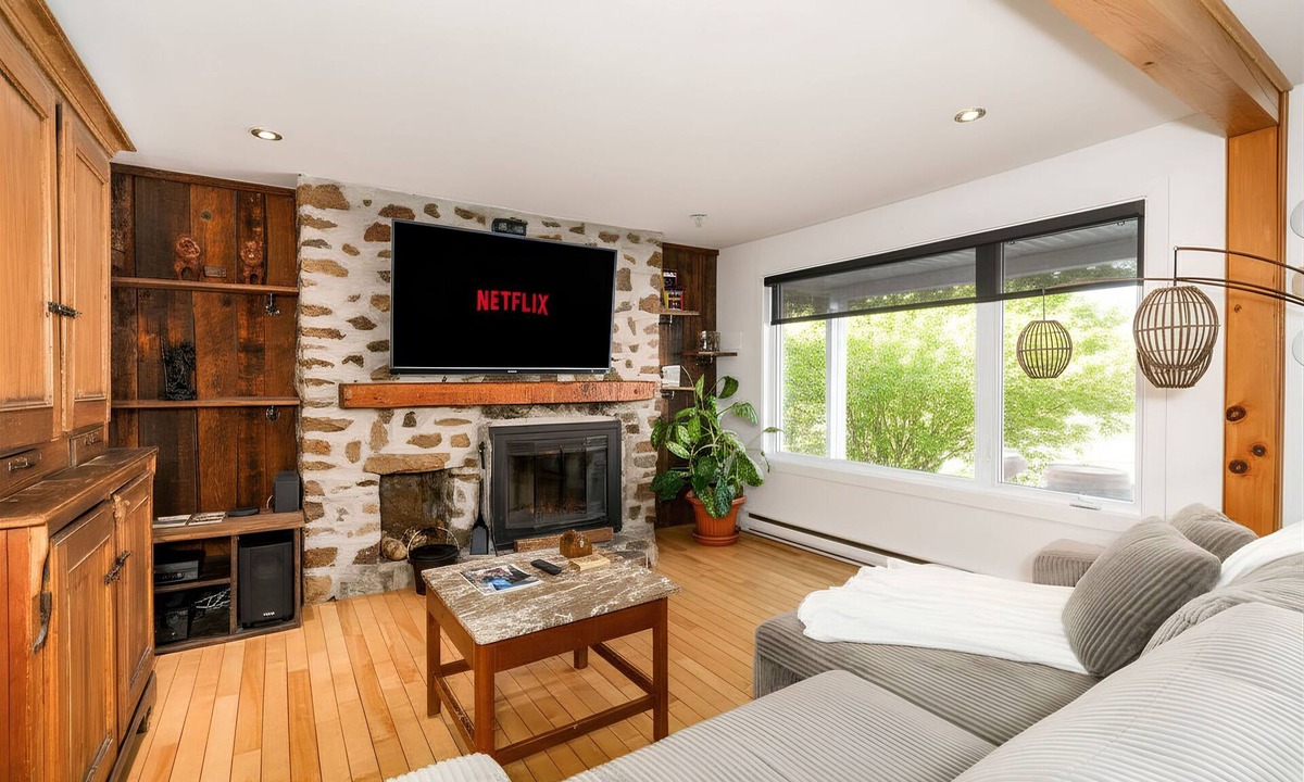 Saint-Joachim Ski Chalet | Longhorns Lodge | 4Season Spa&BBQ | AC | Office | In&out Fireplace | Mt Ste-Anne