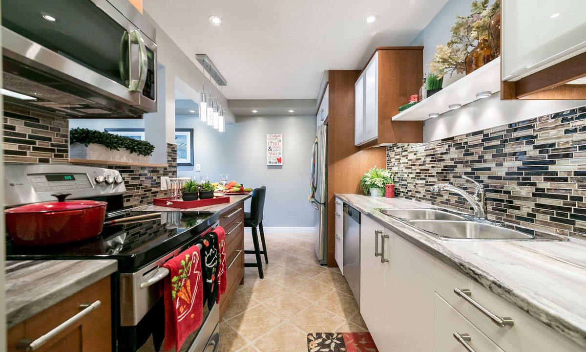 Jasper Place Condo | Lovely 2br Suite in Mckinnon Pointe