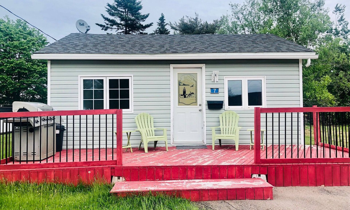 Pointe-du-Chene House | lovely chalet near the beach