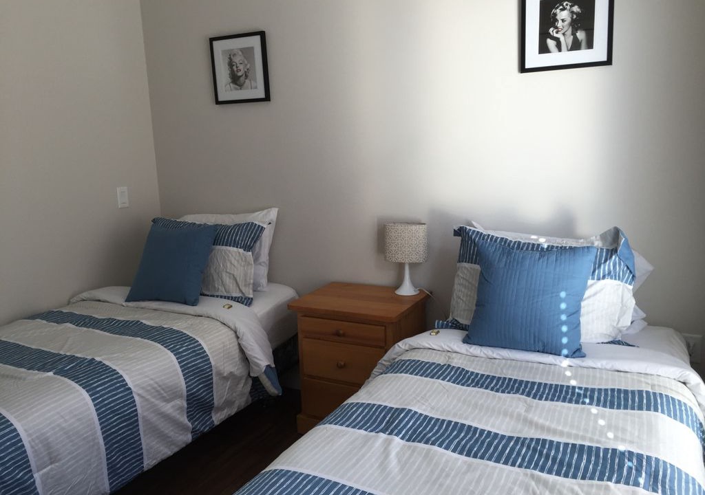 Lower Lonsdale House | Lower Lonsdale 2 Bedroom Condo