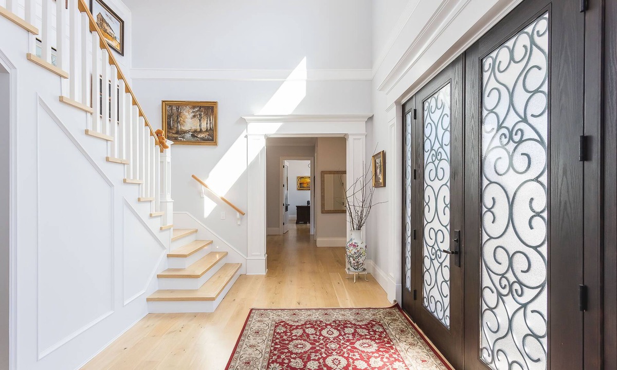 Langley House | luxurious 2- acre, 5000 sft custom-build house with private lake front